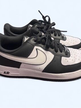 Nike AF1 Low Panda 🐼 Black & White Sneakers - Excellent Condition